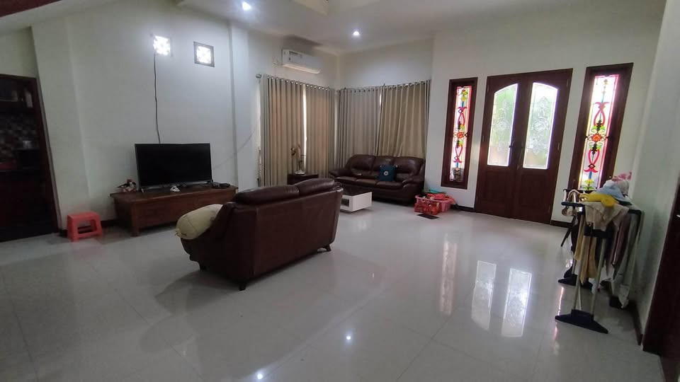 Spacious Corner House for Sale in Padang Sambian, Denpasar – 5 Bedrooms