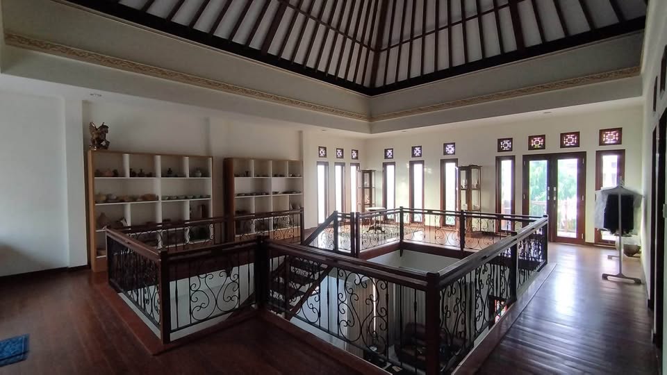 Spacious Corner House for Sale in Padang Sambian, Denpasar – 5 Bedrooms