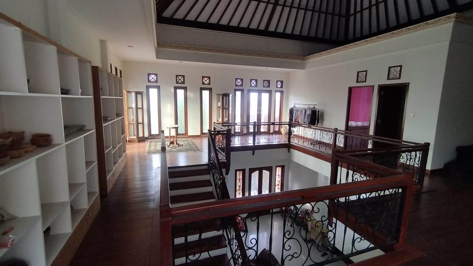 Spacious Corner House for Sale in Padang Sambian, Denpasar – 5 Bedrooms